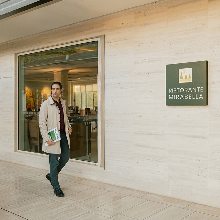 L'esterno del Mirabella Hotel